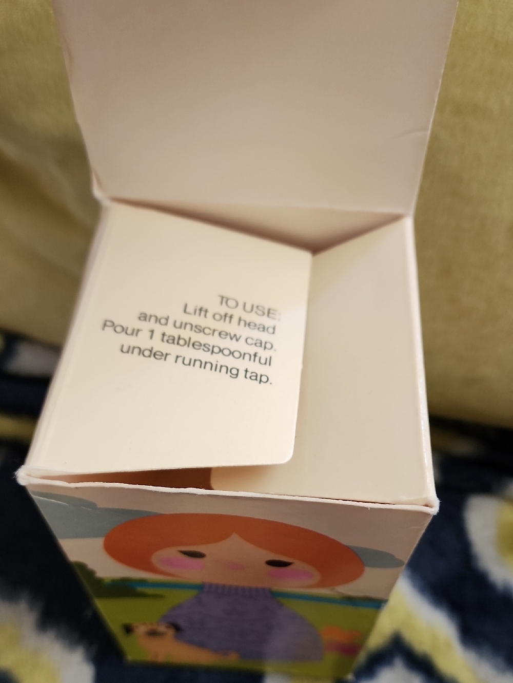 Avon Small World Bubble Bath Bottle - 1970's - Picture 8 of 8